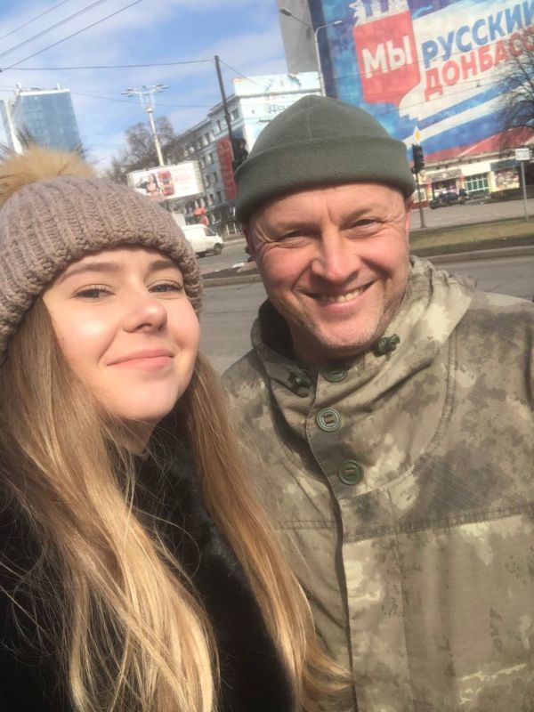 Погиб комбат «Пуля». Смелый, жизнерадостный, всегда улыбающийся. 8 лет он провёл под обстрелами на передовой. Погиб в автокатастрофе