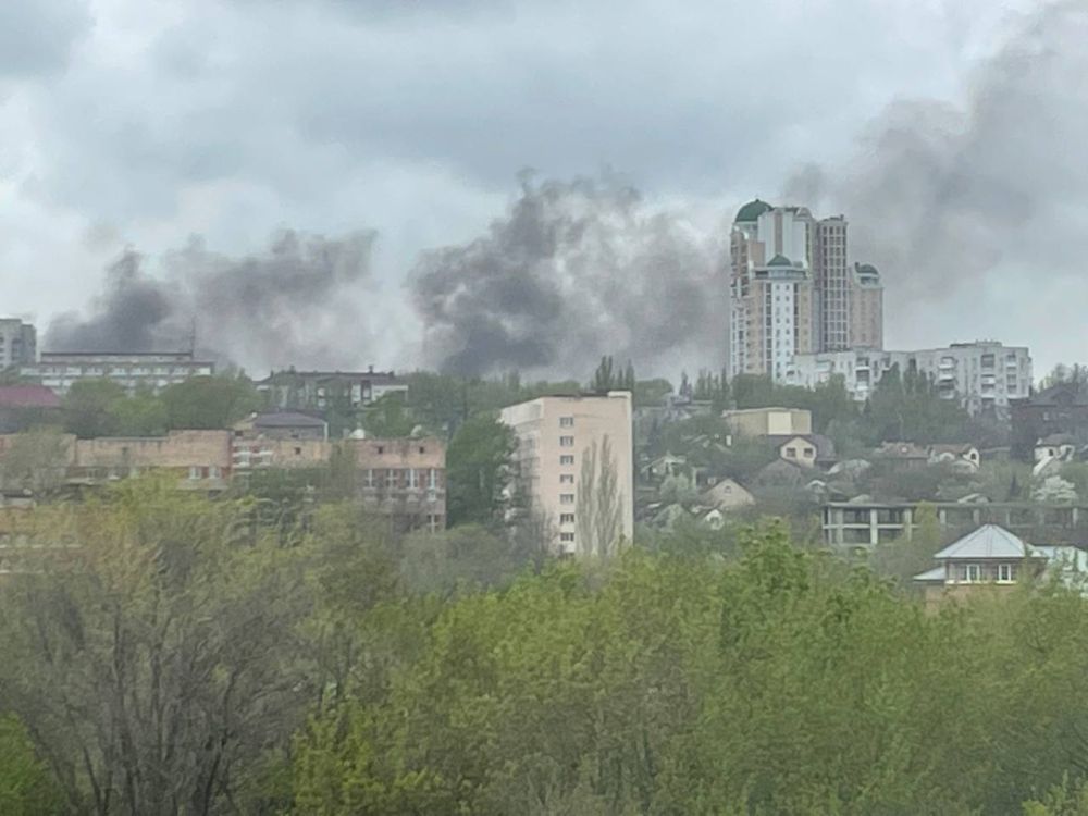 Прямо сейчас укровойска кроют Донецк из РСЗО