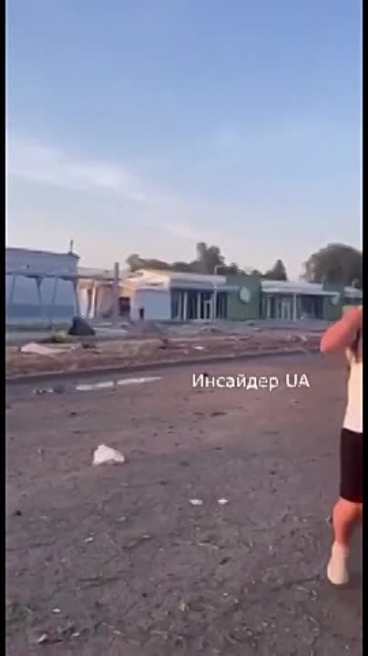 Красивое видео (вечернее) из Умани, и пусть свинота орёт, что ВКС ударили по магазину