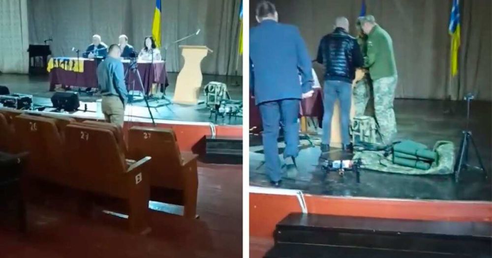 На Украине депутатам горсовета раздали повестки во время заседания