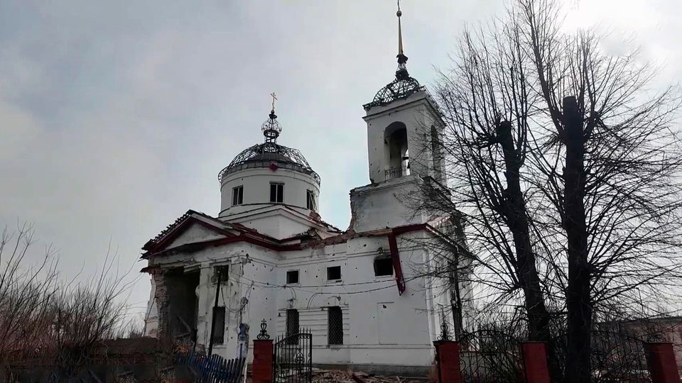 Ѡ        
