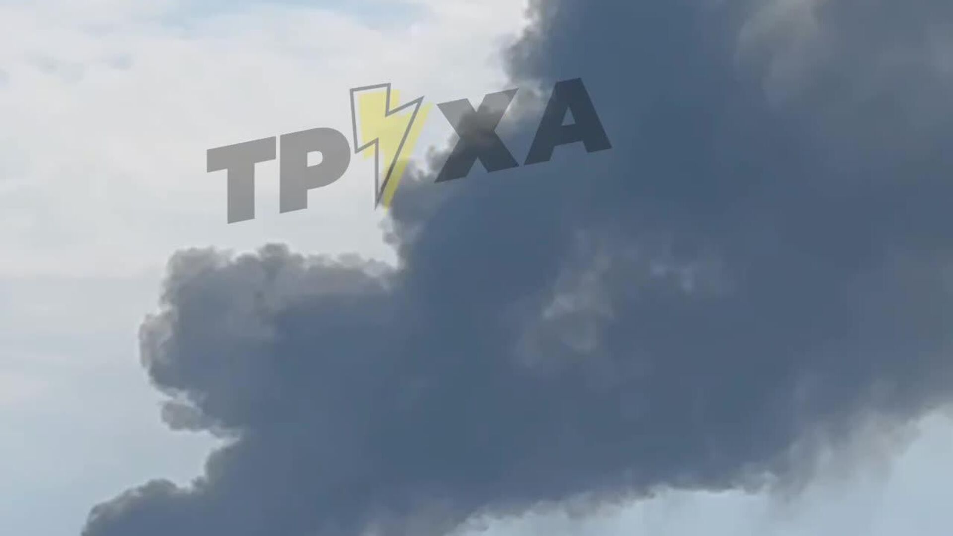 В Коростене Житомирской области масштабный пожар после прилётов