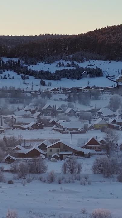 В 150 км от Перми ( Россия), вдоль Сибирского тракта, находится село с красноречивым названием Ключи