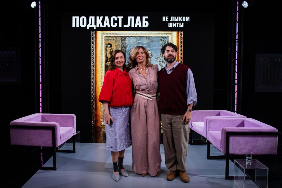 Ведущая подкаста «Не лыком шиты» беседует в рамках XII Международного форума беседует с продюсером Оливой Саливати и режиссером Диего Мошковичем